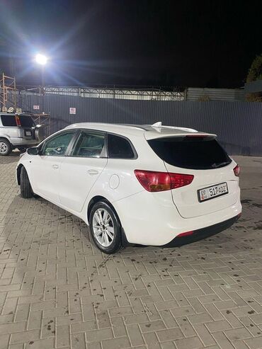 шины на x7: Kia Ceed: 2017 г., 1.6 л, Автомат, Бензин, Универсал