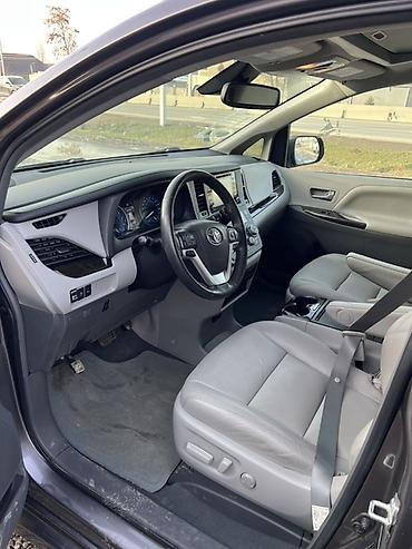 Toyota: Toyota Sienna: 2018 г., 3.5 л, Автомат, Бензин, Минивэн — 7