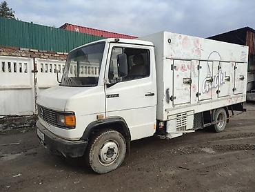 буксир: Mercedes-Benz : 1996 г., Дизель, Фургон — 2