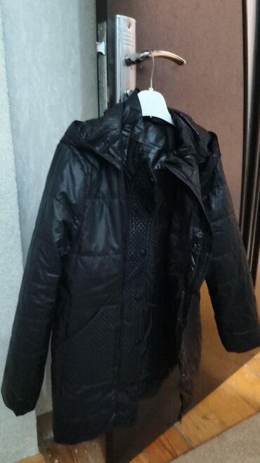 Ziyafət donları: - Qadın paltarı: capcanlı çəhrayı rəngdə, dizdən aşağı uzunluqda. Ön — 6