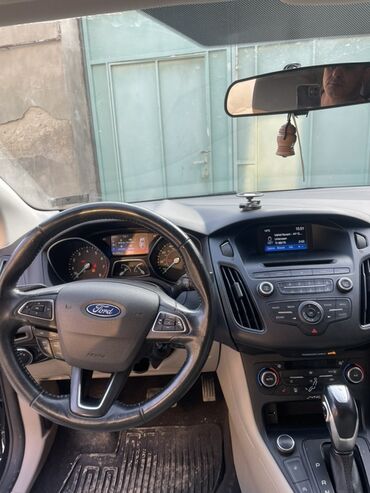 Ford: Ford Focus: 1 l | 2016 il 260 km Sedan — 8