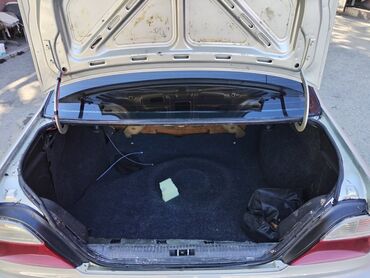 Daewoo: Daewoo Nexia sedan, gümüşü rəng. Kompakt və geniş salonlu şəhər — 11