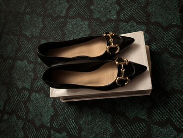 Tuflilər: Tuflilər, Gucci, Ölçü: 35.5, rəng - Qara, Yeni lalafo.az -da Tuflilər: Tuflilər, Gucci, Ölçü: 35.5, rəng - Qara, Yeni