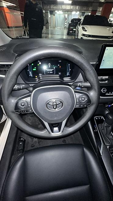 techno spark: Toyota Corolla: 2023 г., 1.8 л, Автомат, Гибрид, Седан — 5