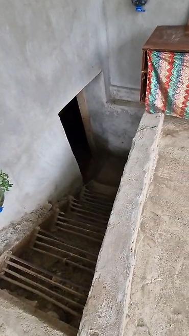 Həyət evləri və villaların satışı: 4 otaqlı, 1000 kv. m, Kredit yoxdur, Orta təmir — 5