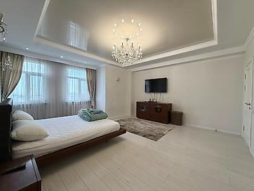 depo: For rent a 3 bedroom apartment in the Golden Square. 116 Toktogul — 10