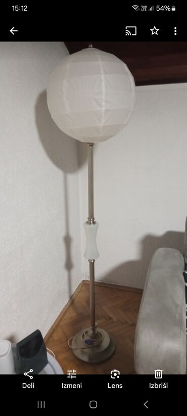 luster sa zvucnikom: Podna lampa, Upotrebljenо