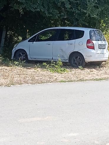 mini coper: Honda Fit: 2002 г., 1.3 л, Автомат, Бензин, Хэтчбэк — 5