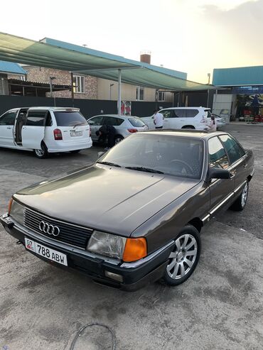 срочная продажа авто по низким ценам: Audi 200: 1983 г., 2.2 л, Механика, Бензин, Седан