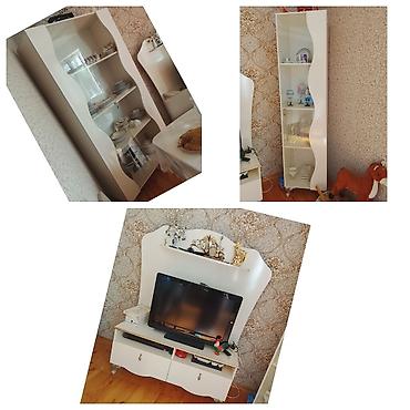 Ağ rəngli qonaq otağı dəsti - Vitrin şkafı: Şüşəli ön hissə, dalğalı lalafo.az -da Ağ rəngli qonaq otağı dəsti - Vitrin şkafı: Şüşəli ön hissə, dalğalı