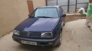 фольксваген венто: Volkswagen Vento: 1993 г., 1.8 л, Механика, Бензин, Седан