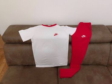 zenski kompleti nis: Ženski kompleti S,M,L,XL,XXL 
2700 din
pb