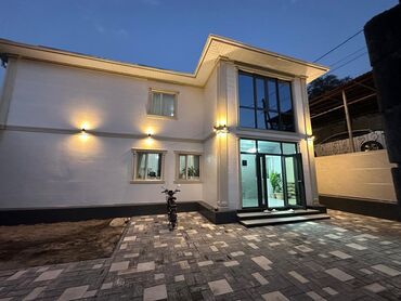 Продажа домов: Дом, 200 м², 6 комнат, Риэлтор, Евроремонт