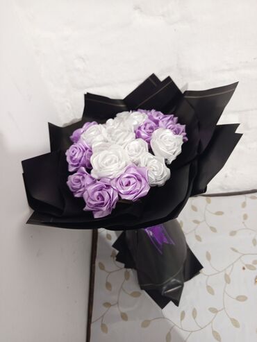 сколько стоит букет из бабочек: Букет из роз в подарочной упаковке - Состав: декоративные розы двух