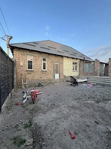 Үйлөрдү сатуу: 1 бөлмө, 40 м², 4 соток, Ала-Тоо, Риелтор — 3