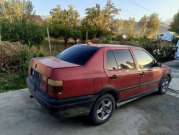 Volkswagen: Volkswagen Vento: 1993 г., Седан — 5