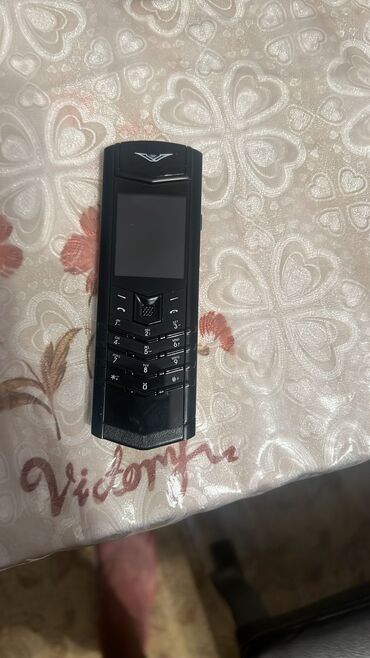 telefon nomrelerin satisi: Vertu Signature Touch, rəng - Qara, Düyməli, İki sim kartlı