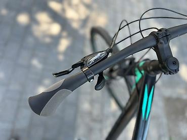 Trek velosipedləri: Şəhər/trek hibrid velosipedi - Çərçivə: yüngül metal, aerodinamik — 2