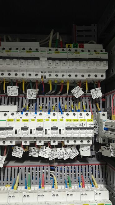 Электрики, электромонтажники: Электрик. Больше 6 лет опыта — 6