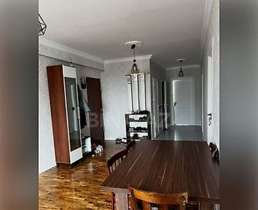 sabuncuda ev: 5 otaqlı menzil. 13 mertebe in. 11ci mertebe si. Evde 5 xanım qalır — 3