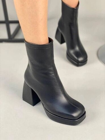 женская обувь новое: Ботинки и ботильоны ABC, 38, цвет - Черный