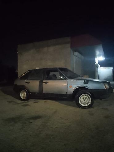 VAZ (LADA): Model: Hatchbek, 5 qapı Kuzov: Boz rəng, qara alt qoruyucu hissələrlə — 2