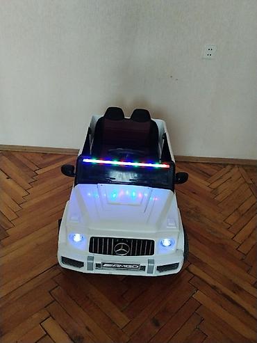 Uşaq dünyası: Uşaq üçün elektrikli avtomobil – ağ rəngdə Mercedes-Benz AMG G‑Class — 1
