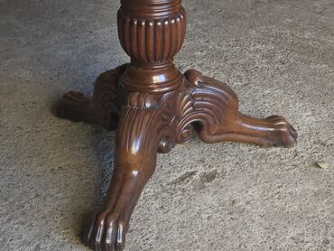 Setovi stolova i stolica: Antikni trpezarijski set – sto i 4 stolice - Materijal: puno drvo — 6