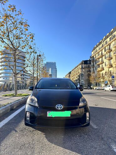 Toyota: Toyota Prius hibrid hetçbek Avtomobil taksidə istifadə — 3