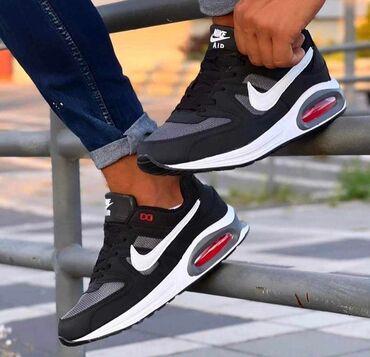 cizme na pertlanje: Nike, 45, bоја - Crna