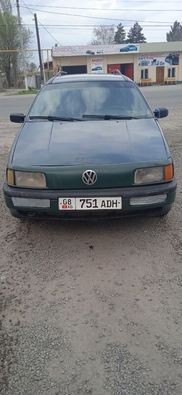 каропка юмз: Volkswagen Passat: 1.8 л | 1990 г. | Универсал