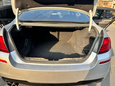 BMW: BMW 5 Series (F10) sedan – gümüş rəng. Texniki xüsusiyyətlər və — 15