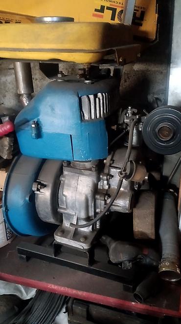 Электродвигатели: Бензиновый одноцилиндровый стационарный мотор СССР с ременным шкивом — 7