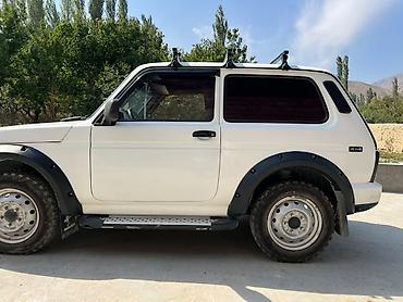 70 сом: ВАЗ (ЛАДА) 4x4 Niva: 2008 г., 1.7 л, Кол менен иштөөчү, Бензин, Жол тандабас — 5
