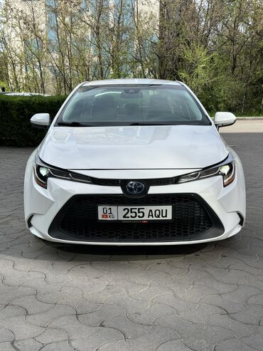 Toyota Corolla: 2021 г., 1.8 л, Вариатор, Гибрид, Седан