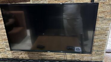 24 ekran tv: Televizor Ficher LCD 82" FHD (1920x1080)