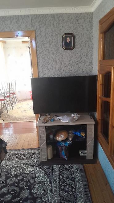 ev aksesuar: Yeni, Düz TV altlığı, Polkalı, Laminat — 1