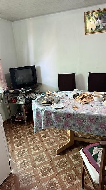 Продажа коттеджей и домов: Продаётся частный дом с огородом. -Район Старый толчок -Площадь — 12