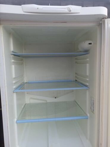 сыр идиш: Холодильник Indesit, Б/у, Двухкамерный, Less frost, 2 *