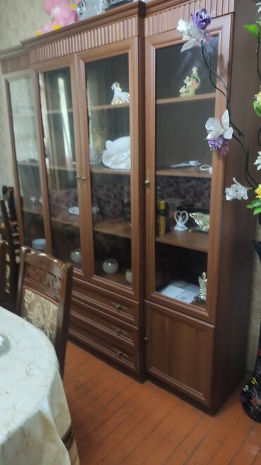 metbex şkafi: İşlənmiş, Düz dolab, Servant