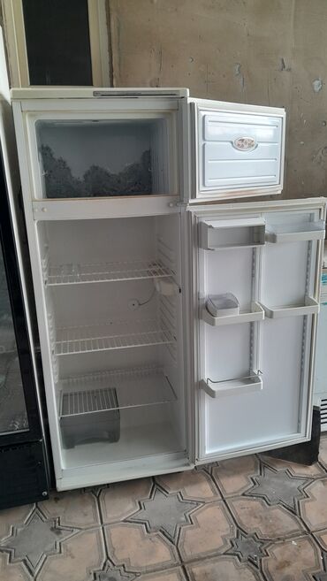 холодильник прадажа: Холодильник Atlant, Б/у, Двухкамерный