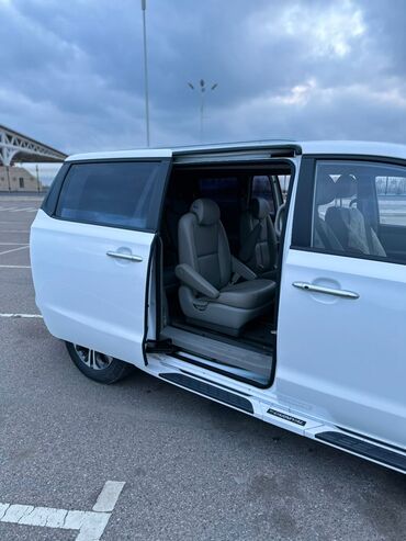 Kia: Kia Carnival: 2018 г., 2.2 л, Автомат, Дизель, Минивэн — 7