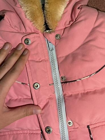 теплый жилет: Детский утеплённый жилет с капюшоном (был куплен за границей) - Цвет — 2
