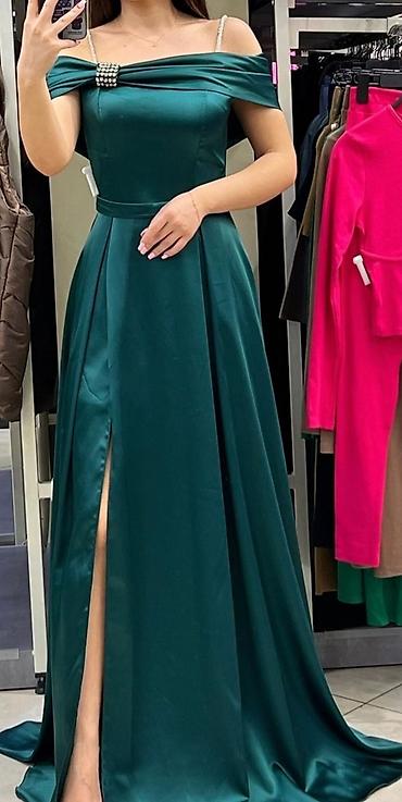 kask satis: Zümrüd-yaşıl rəngdə gecə/ziyafət libası - Model: off-shoulder (açıq — 2