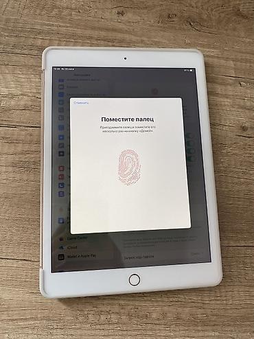 Планшеты: Планшет, Apple, память 64 ГБ, 10" - 11", Wi-Fi, Б/у, Детский цвет - Золотой — 4