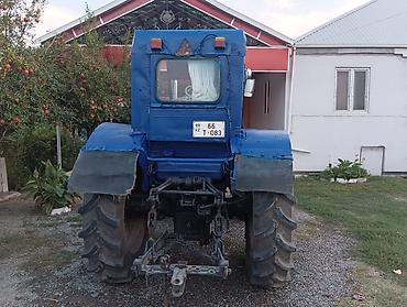 Kommersiya nəqliyyat vasitələri: Mavi rəngdə tək kabinəli təkərli traktor. Texniki xüsusiyyətlər və — 3