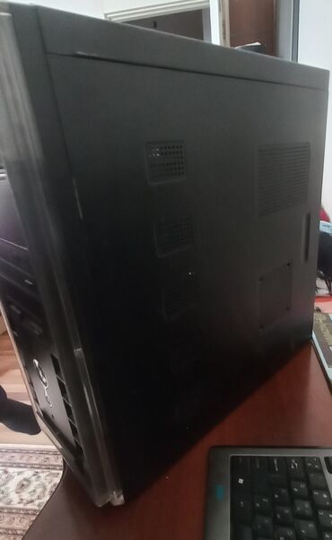 Korpuslar: Masaüstü kompüter korpusu – ATX midi-tower - Rəng: qara, ön hissədə — 3