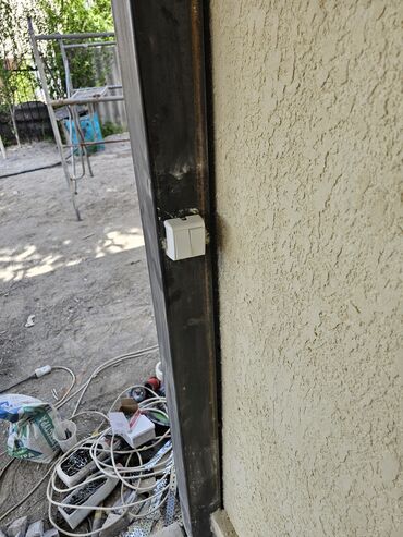 Электрики: Электрик | Демонтаж электроприборов, Подключение электроприборов, Установка распределительных коробок Больше 6 лет опыта — 5