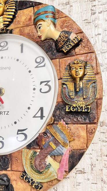 Часы для дома: Сувениры из Египта Зеркальце 250 сом. Магниты по 150 сом. Арафатка — 3