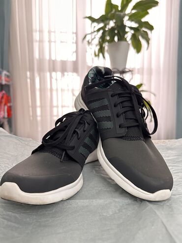 adidas yeezy boost 500: Продаю кроссовки от Adidas 37,5-38 размер. В отличном состоянии